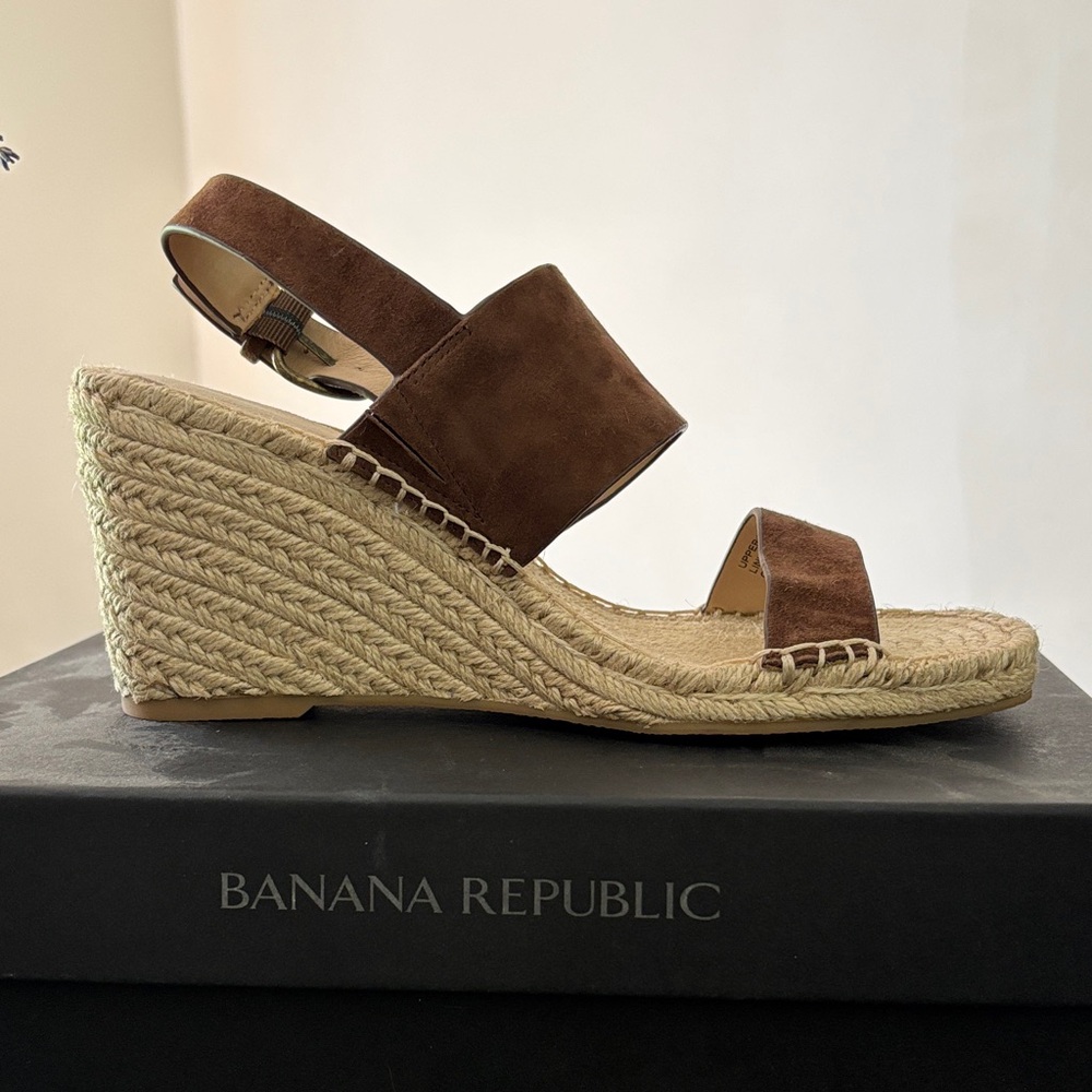 Banana Republic Tan Wedge Sandals
